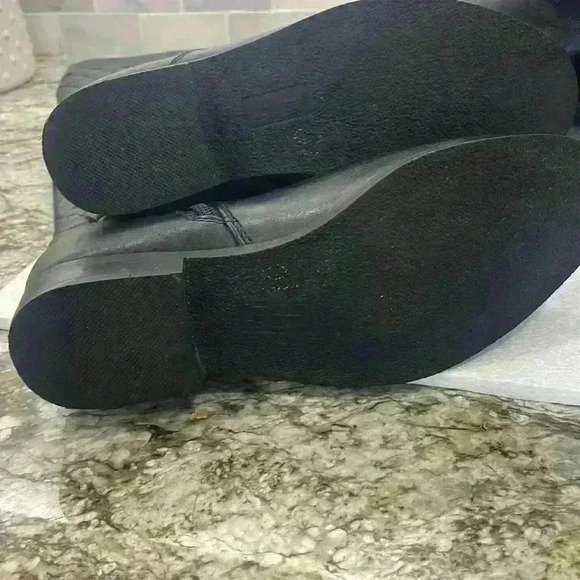 Bass Quincy Size 7.5” Women’s Black Quilted16”tall, Excellent Condition - Picture 6 of 11